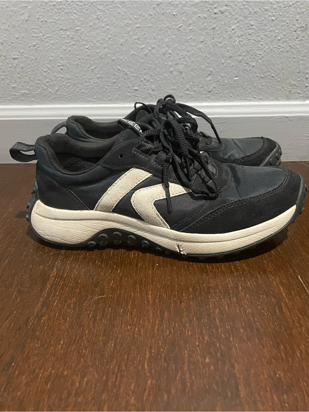 Keen Women’s KS86 Casual Black Cream Lace-Up Sneakers